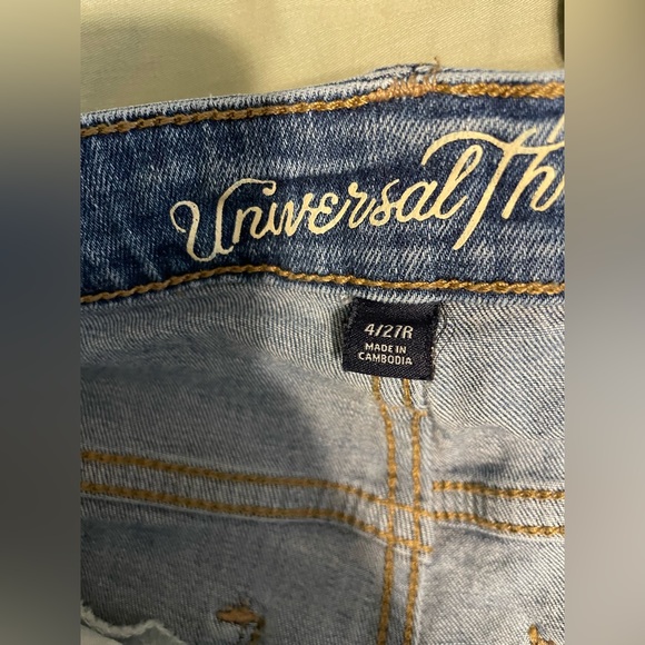 Universal Thread size 4. - Picture 2 of 4